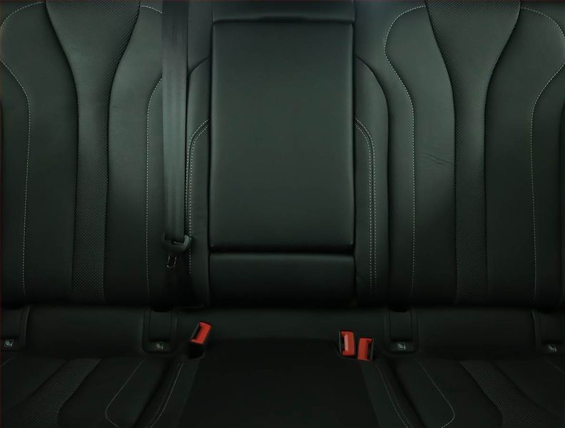 Škoda Enyaq (2023) 85x (82 kWh), SoH 93% - fotka 10 z 22