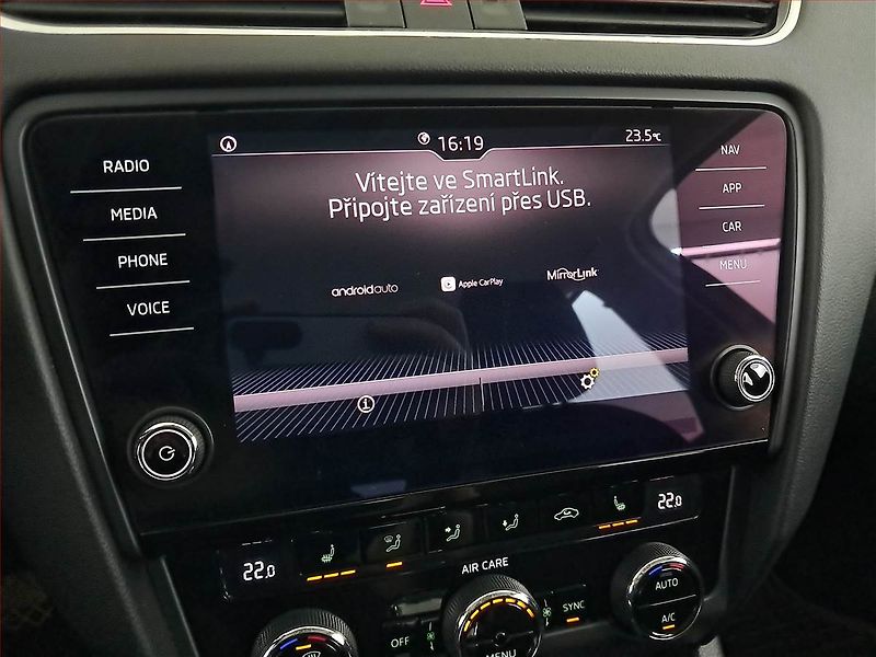 Škoda Octavia (2017) 1.6 TDI, Automat, Navi - fotka 19 z 23
