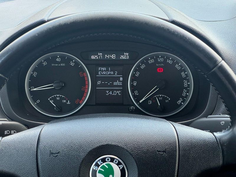 Škoda Roomster (2008) Scout 1.4i 63kW - fotka 16 z 34