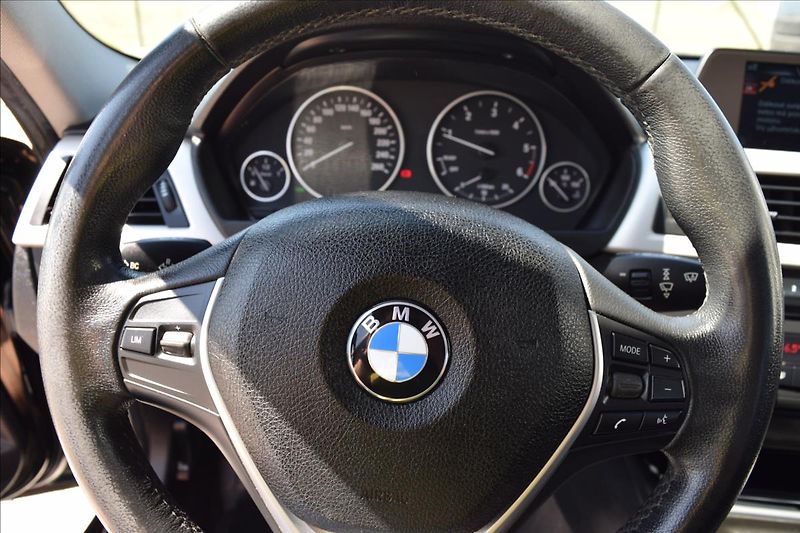 BMW Řada 3 2,0 318d F31 105KW NAVI TAŽNÉ - fotka 33 z 48