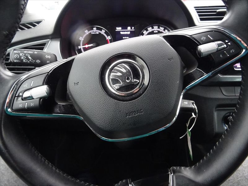 Škoda Fabia 1,0 TSi 70 kW Automat - fotka 27 z 31