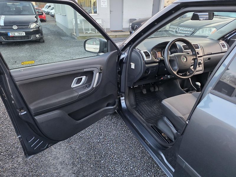 Škoda Fabia II.1.4 16V invalidní úprava TZ - fotka 13 z 35