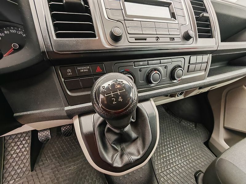 Volkswagen Transporter 2,0Tdi Man , 8míst - fotka 27 z 28