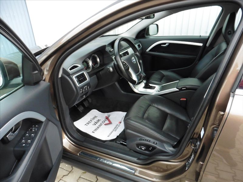 Volvo XC70 2,4 D Summum AWD, Navi... - fotka 7 z 16