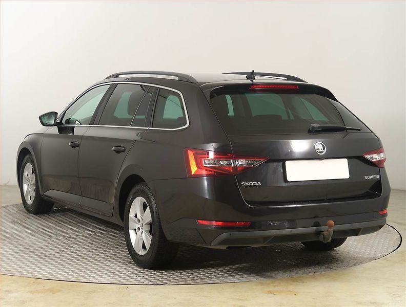 Škoda Superb (2017) Ambition Plus 2.0 TDI, Navi - fotka 4 z 21