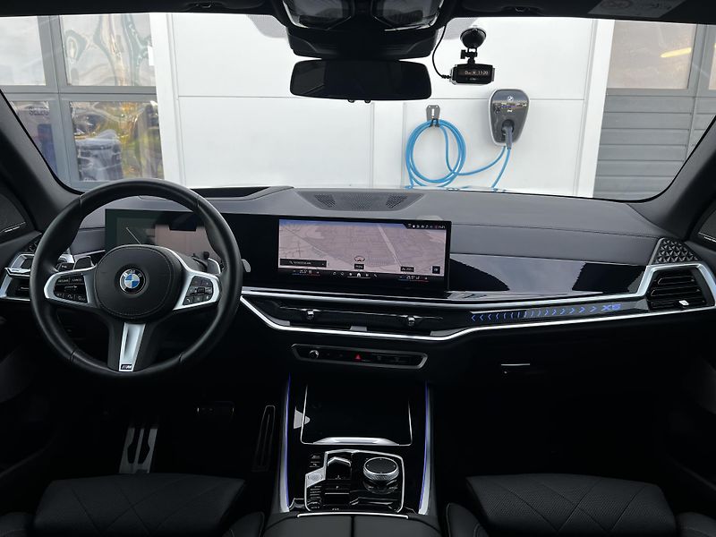 BMW X5 xDrive 30d M-Sport - fotka 6 z 35