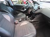 Peugeot 2008 (2017) 1.6 BlueHDi, Navi, Tempomat - náhled 9