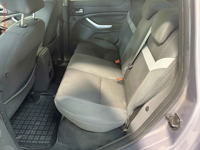 Ford Kuga (2012) 2.0TDCi, 2.maj, AC, TZ - fotka 10 z 13