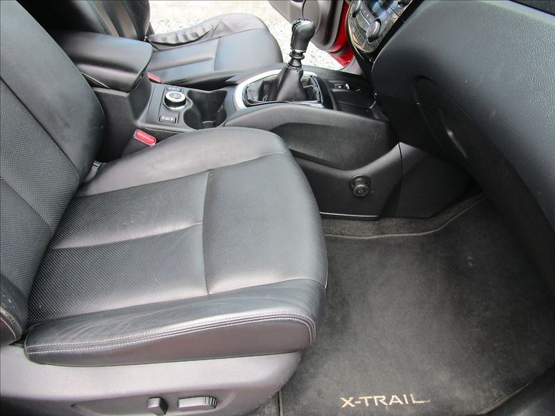 Nissan X-Trail 1.6dCi 96kW 4x4 Tekna, 1.maj. - fotka 25 z 78