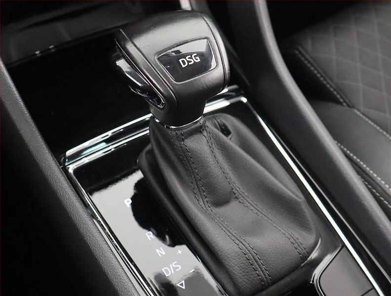 Škoda Karoq (2018) Style 1.5 TSI, Automat - fotka 13 z 23