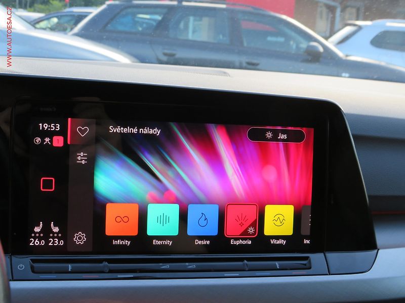 Volkswagen Golf (2020) 2.0 TDi, ČR, Life - fotka 26 z 44