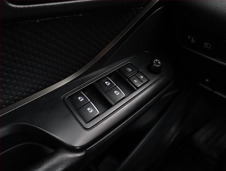 Toyota C-HR (2017) 1.8 Hybrid, Automat - fotka 16 z 18