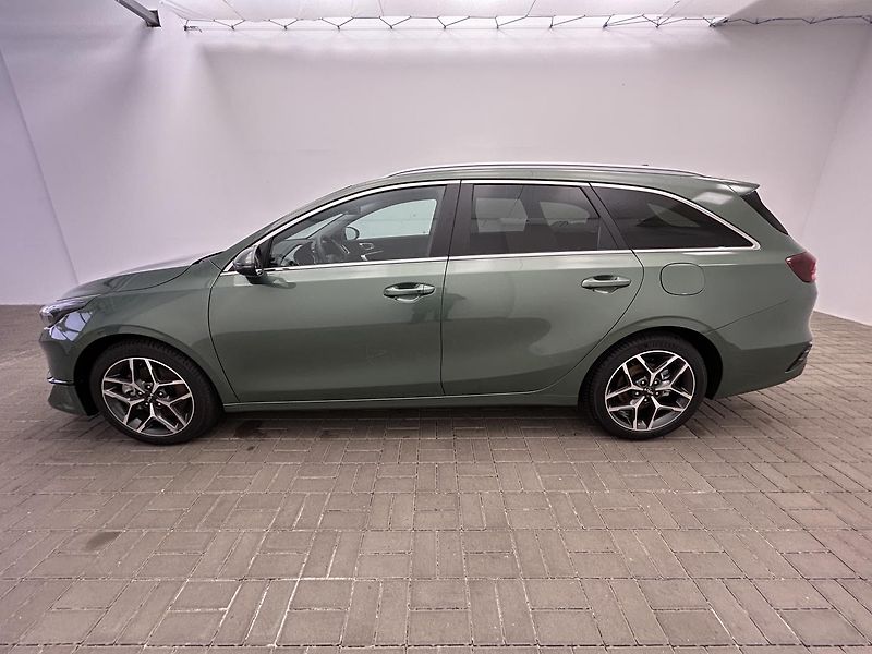 Kia Ceed 1.5 T-GDi GPF TOP (2025) - fotka 3 z 23
