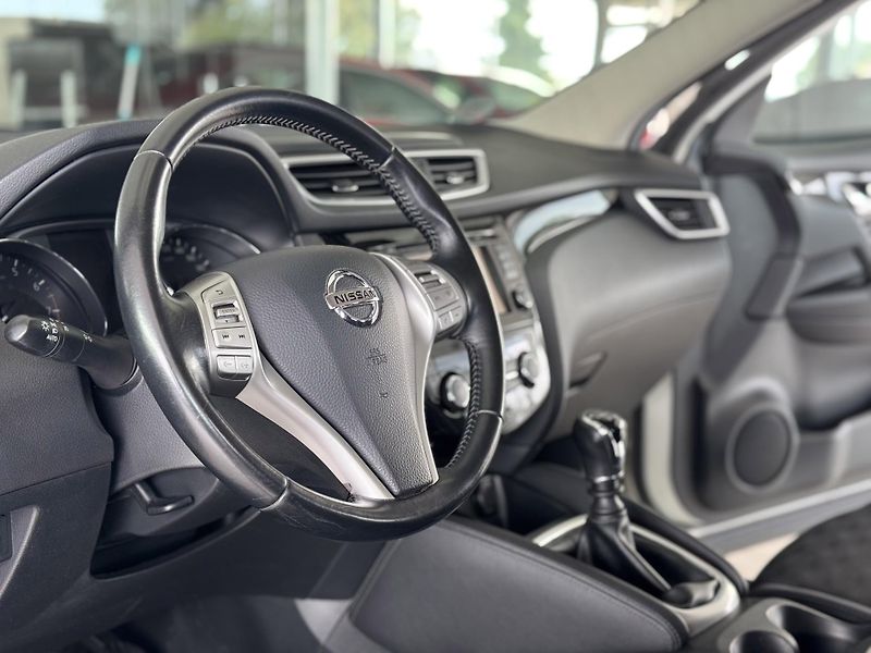 Nissan Qashqai 1,2DIG-T*Navi*Kamera*PDC*Tažné - fotka 11 z 34