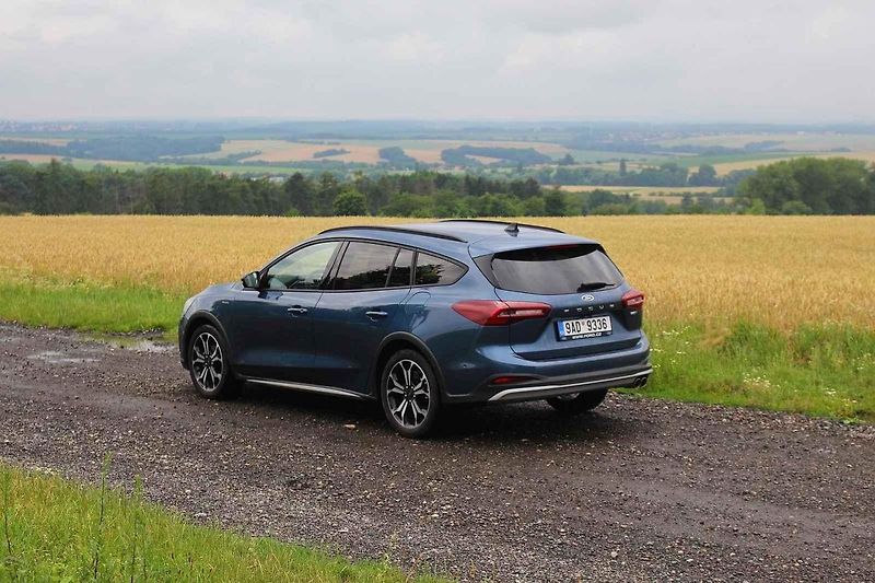 Focus Active je dobře připravený pro jízdu mimo silnice