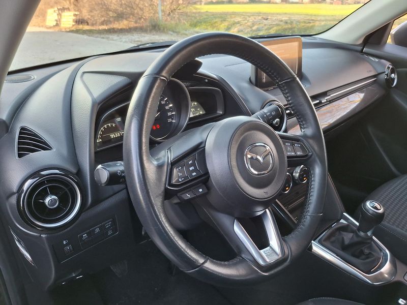 Mazda 2 1.5 benzin Rezervace - fotka 25 z 46
