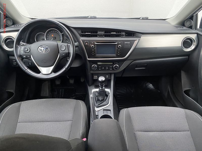Toyota Auris (2014) 1.6, +kola - fotka 8 z 18