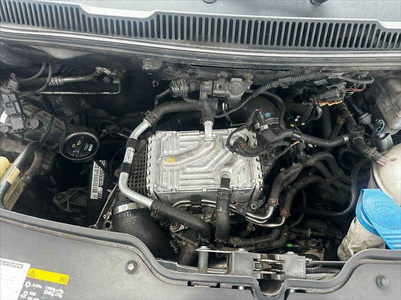 Volkswagen Caravelle 2.0TDI 110kW DSG - fotka 36 z 38