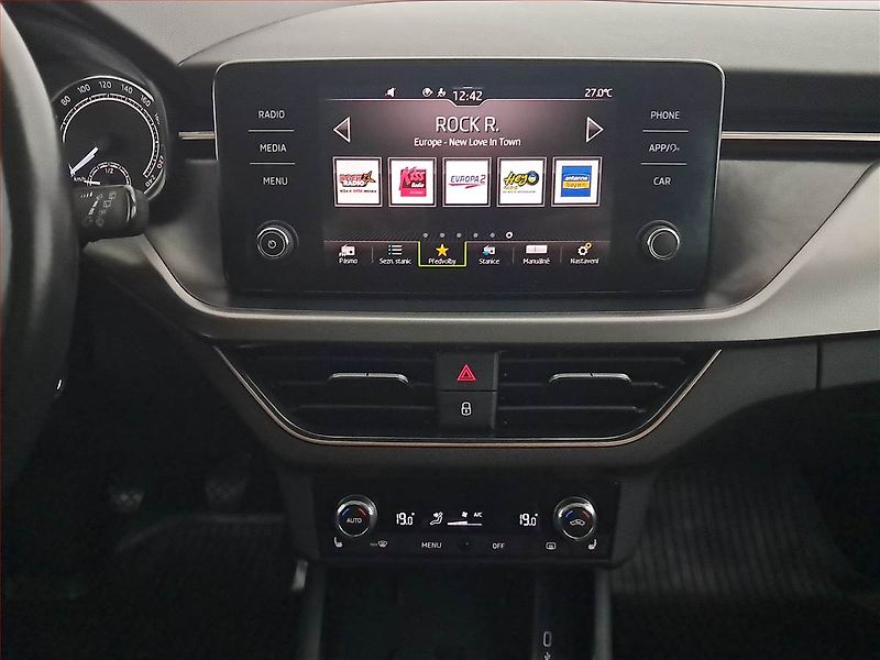Škoda Scala (2019) Style 1.0 TSI, Kůže, Tempomat - fotka 12 z 19