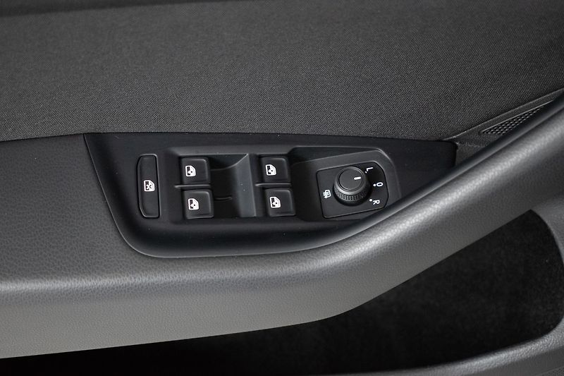 Volkswagen Passat 1.5 TSI DSG*BUSINESS*DPH*ČR 1M - fotka 15 z 40