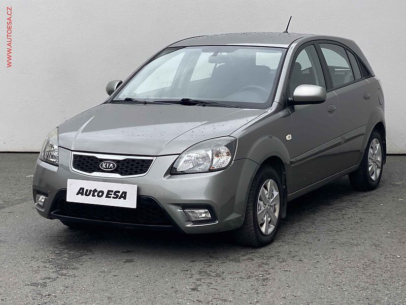 Kia Rio (2011) 1.4i, ČR, AC - fotka 3 z 15