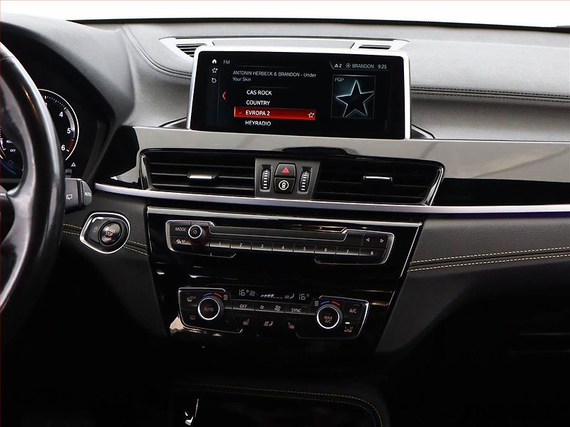 BMW X2 (2019) M Paket xDrive20d - fotka 10 z 21
