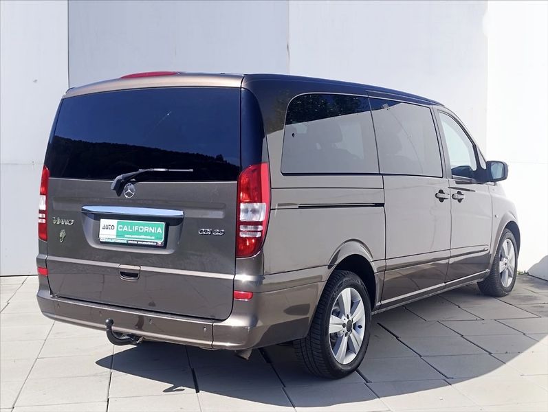 Mercedes-Benz Viano 3,0 CDi Automat SPANÍ 7míst - fotka 7 z 31