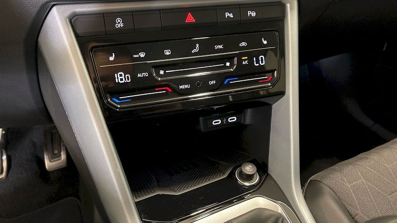 Volkswagen T-Roc (2025) Life GOAL 1.0 TSI 85kW - fotka 24 z 31