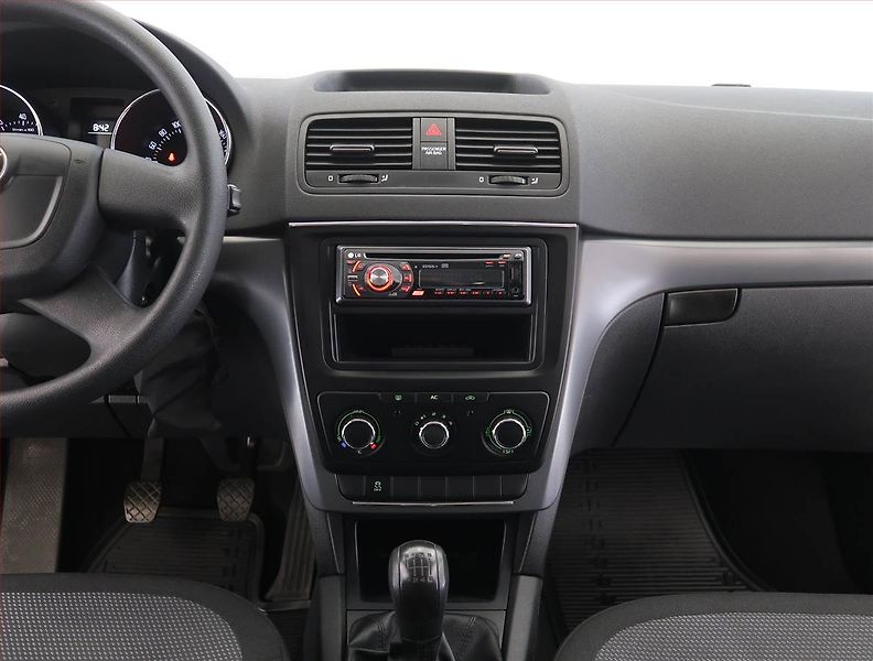 Škoda Yeti (2010) 1.2 TSI - fotka 12 z 16