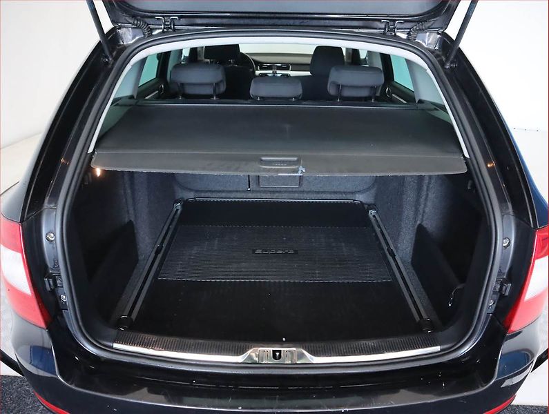 Škoda Superb (2012) 2.0 TDI, Automat, Tempomat - fotka 14 z 18