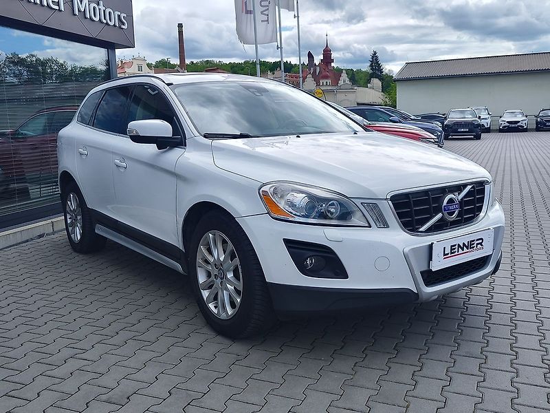 Volvo XC60 D5 2.4/136kW Summum AUT. - fotka 3 z 28