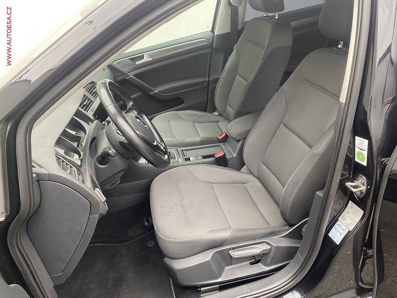 Volkswagen Golf (2019) 2.0 TDi, Comfortline, DSG - fotka 9 z 18