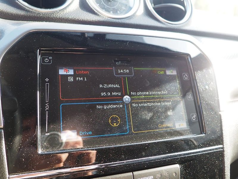 Suzuki Vitara (2016) 1.6i VVT, 88 kW, 4x4 - fotka 26 z 42