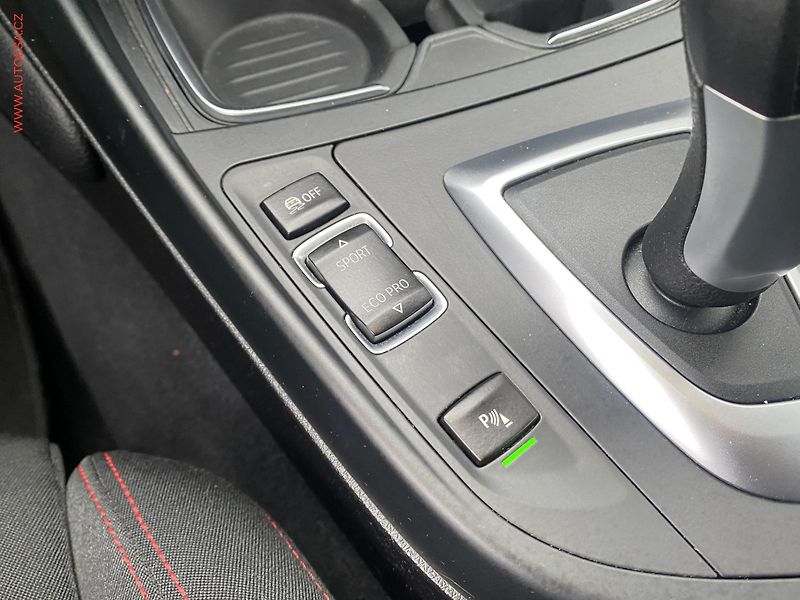 BMW Řada 1 (2015) 1.5i 118i, Sport Line, AT - fotka 20 z 20