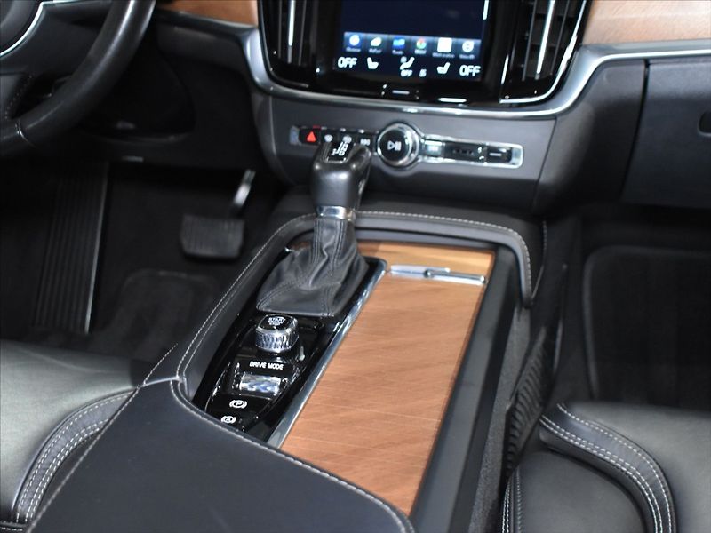 Volvo S90 2,0 D4 Inscription - fotka 12 z 19