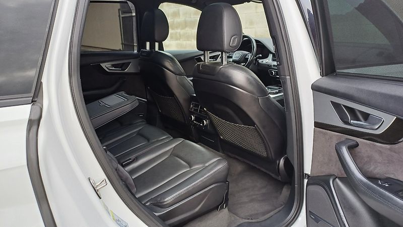 Audi SQ7 S-LINE 4.0 TDI 320kW 7míst. - fotka 13 z 50