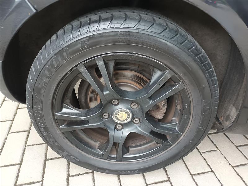 Volkswagen Golf 1,6 MPI,75KW,VÝHŘEV,DIGIKLIMA - fotka 25 z 39
