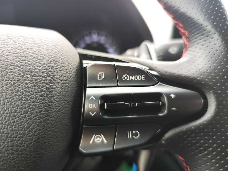 Hyundai i30 1.5 T-GDI/117kW N-Line DCT - fotka 25 z 32
