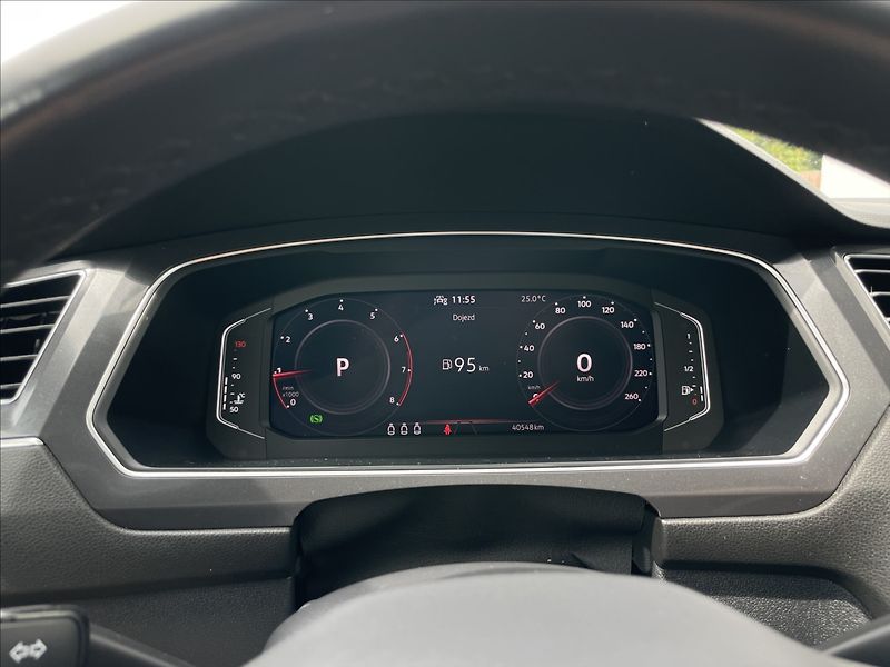 Volkswagen Tiguan Allspace 1,5 TSI DSG EVO Elegance ACC - fotka 9 z 23