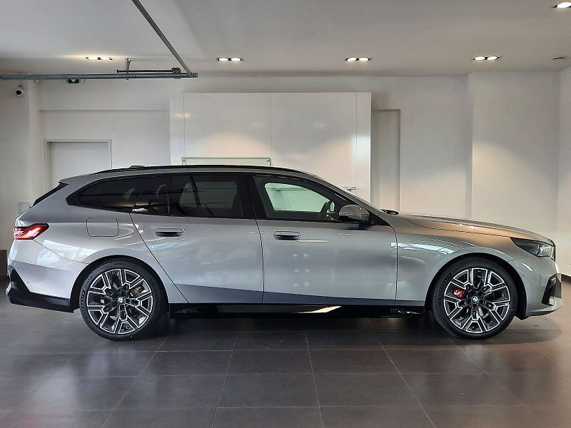 BMW Řada 5 (2026) 540d xDrive Touring M Sport - fotka 7 z 17