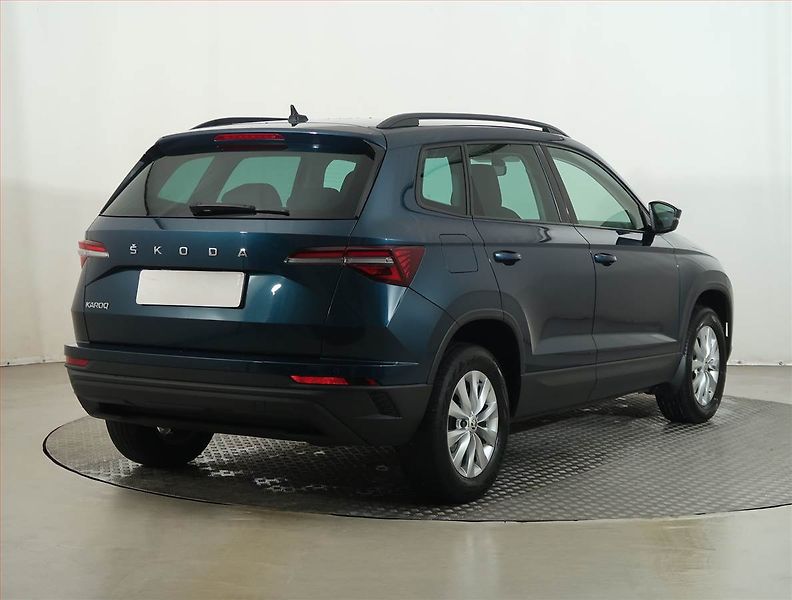 Škoda Karoq (2022) Ambition Plus 1.5 TSI - fotka 5 z 13