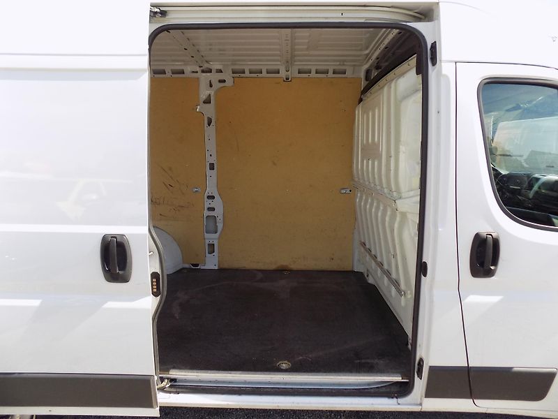 Fiat Ducato 2,3 JTD 88 KW L2H2 KLIMA, NAVI - fotka 21 z 37