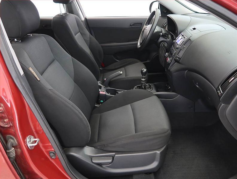 Hyundai i30 (2008) 1.4 CVVT, Serv.kniha, po STK - fotka 9 z 15