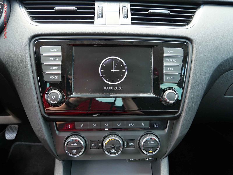 Škoda Octavia (2015) 2.0 TDi, ČR, Navi, bixen - fotka 16 z 24