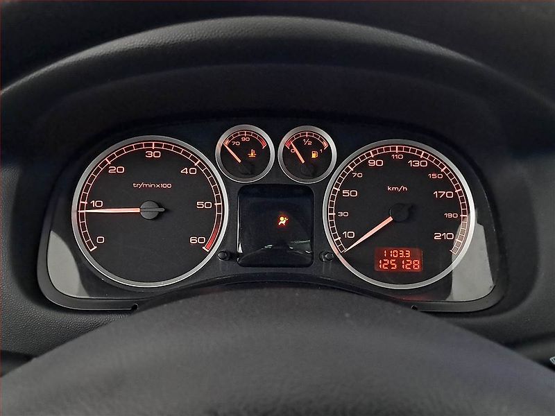 Peugeot 307 (2005) 1.6 HDi, po STK, Tažné, Klima - fotka 10 z 12