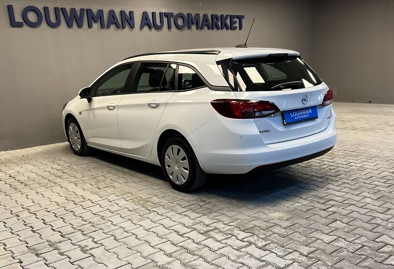 Opel Astra Fleet Edition ST - fotka 14 z 15