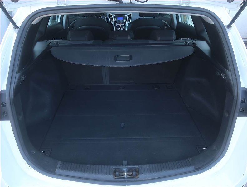Hyundai i30 (2016) 1.6 CRDi, Serv.kniha, Tempomat - fotka 14 z 14