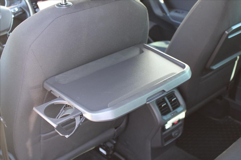 Volkswagen Tiguan 2,0 TDI  1.MAJ,A/T,4x4,R-LINE - fotka 32 z 41