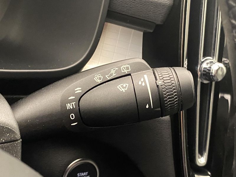 Volvo XC40 B4 CORE AUT  - fotka 23 z 49