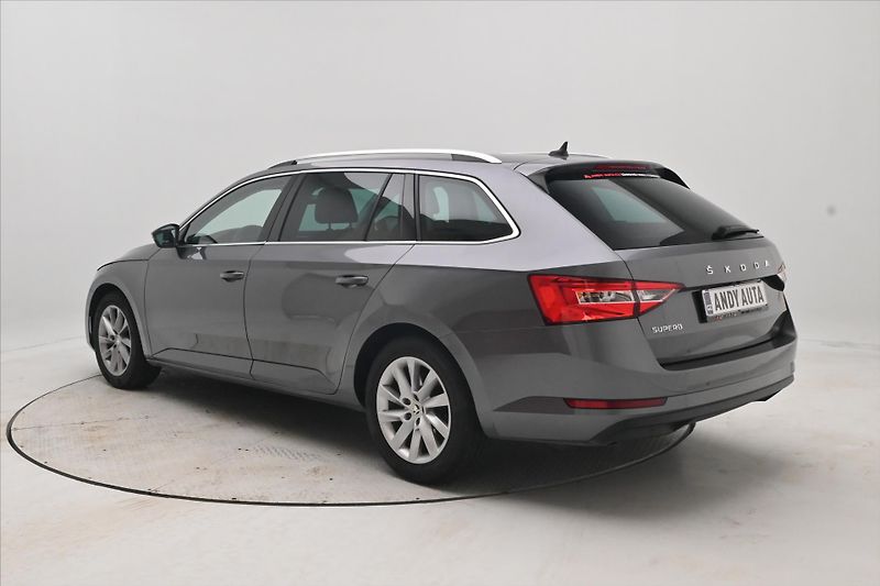 Škoda Superb 2,0 TDI 110 kW DSG STYLE Záruk - fotka 7 z 30